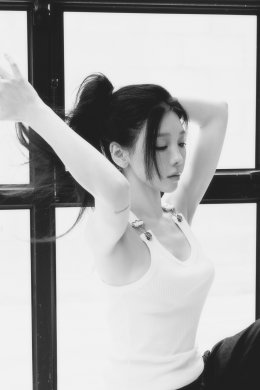 TAEYEON ฉลองครบรอบเดบิวต์เดี่ยว 10 ปี มอบของขวัญแด่แฟนคลับด้วยอัลบั้มรวมเพลงชุดแรก 'Panorama : The Best of TAEYEON' ผลงานที่เปรียบดั่งบันทึกเส้นทางดนตรีในรูปแบบพาโนรามา 